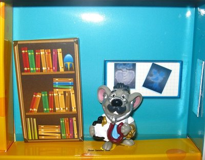 mouse-doctors-diorama5.jpg