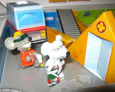 mouse-doctors-diorama9.jpg