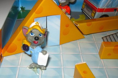 mouse-doctors-diorama13.jpg