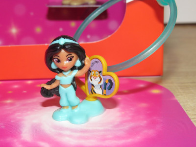 DisneyPrinzessinnen-Diorama-Figuren-8.jpg