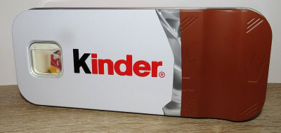 Kinder-Chocolate-PencilCase2026-2.jpg