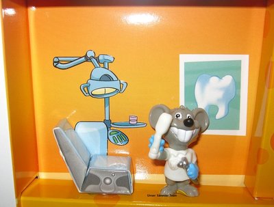 mouse-doctors-diorama4.jpg