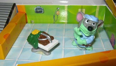 mouse-doctors-diorama11.jpg